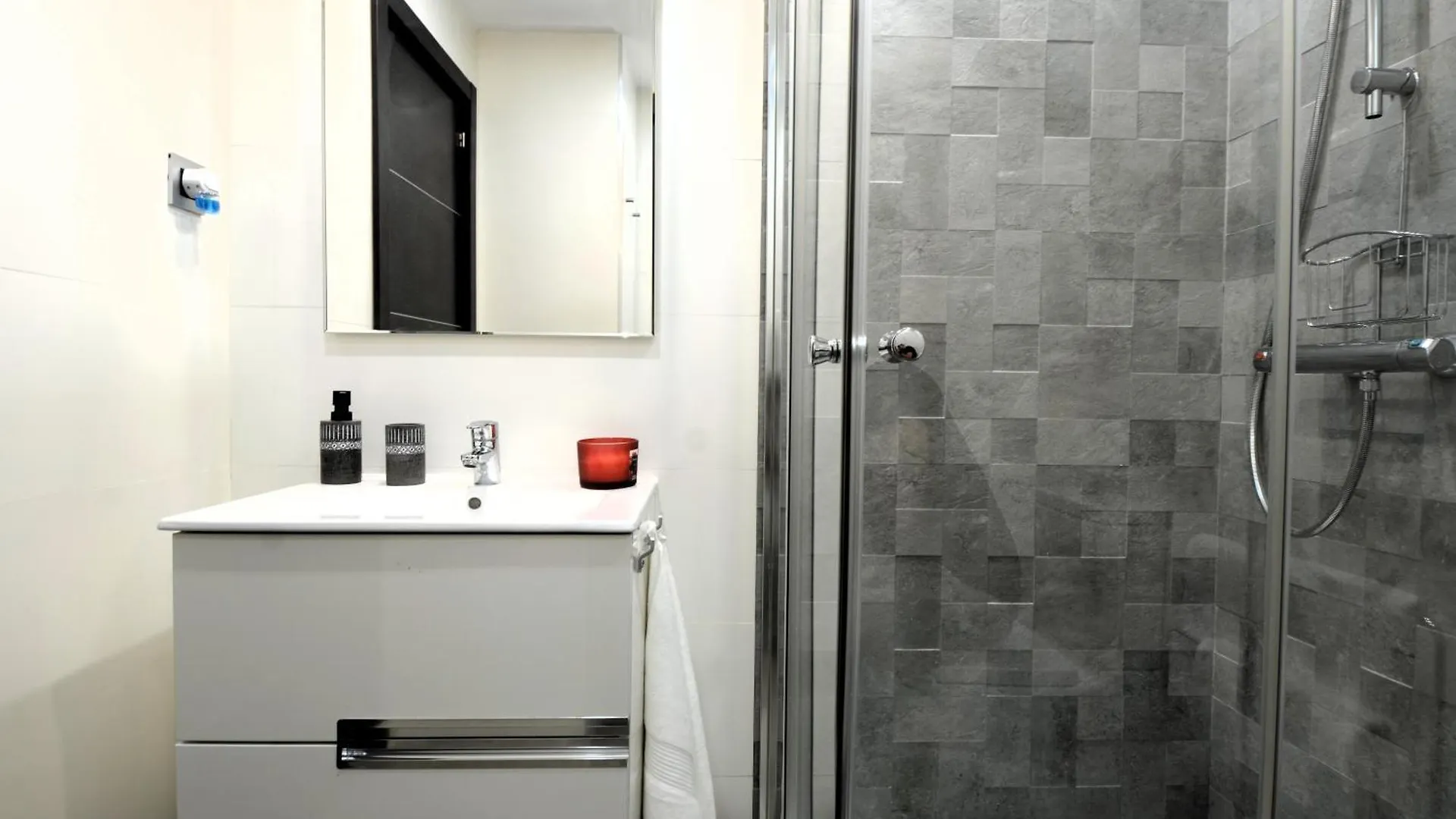 Fabrica Del Lujo En El Centro De Malaga Apartment