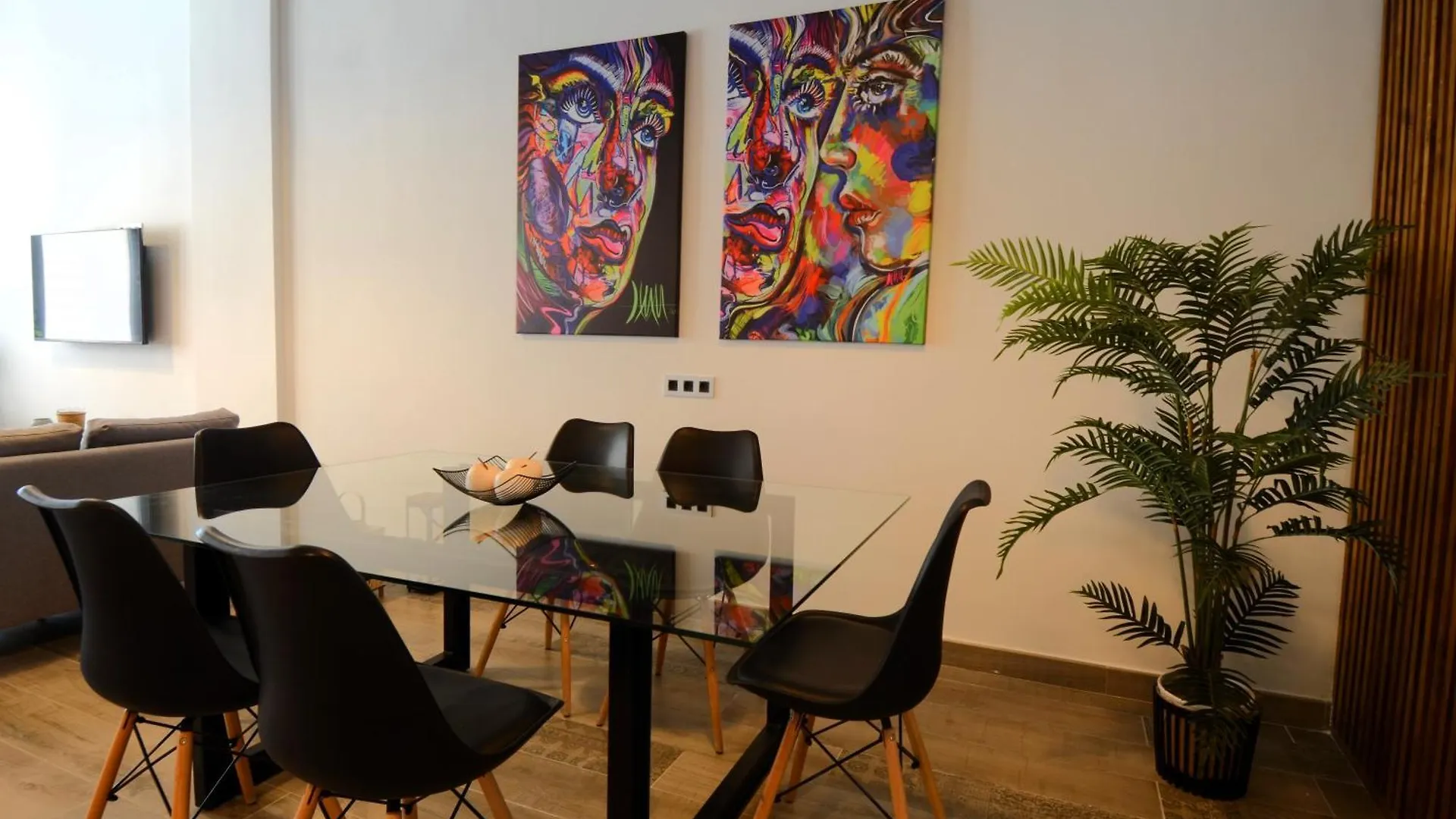 Fabrica Del Lujo En El Centro De Malaga Apartment